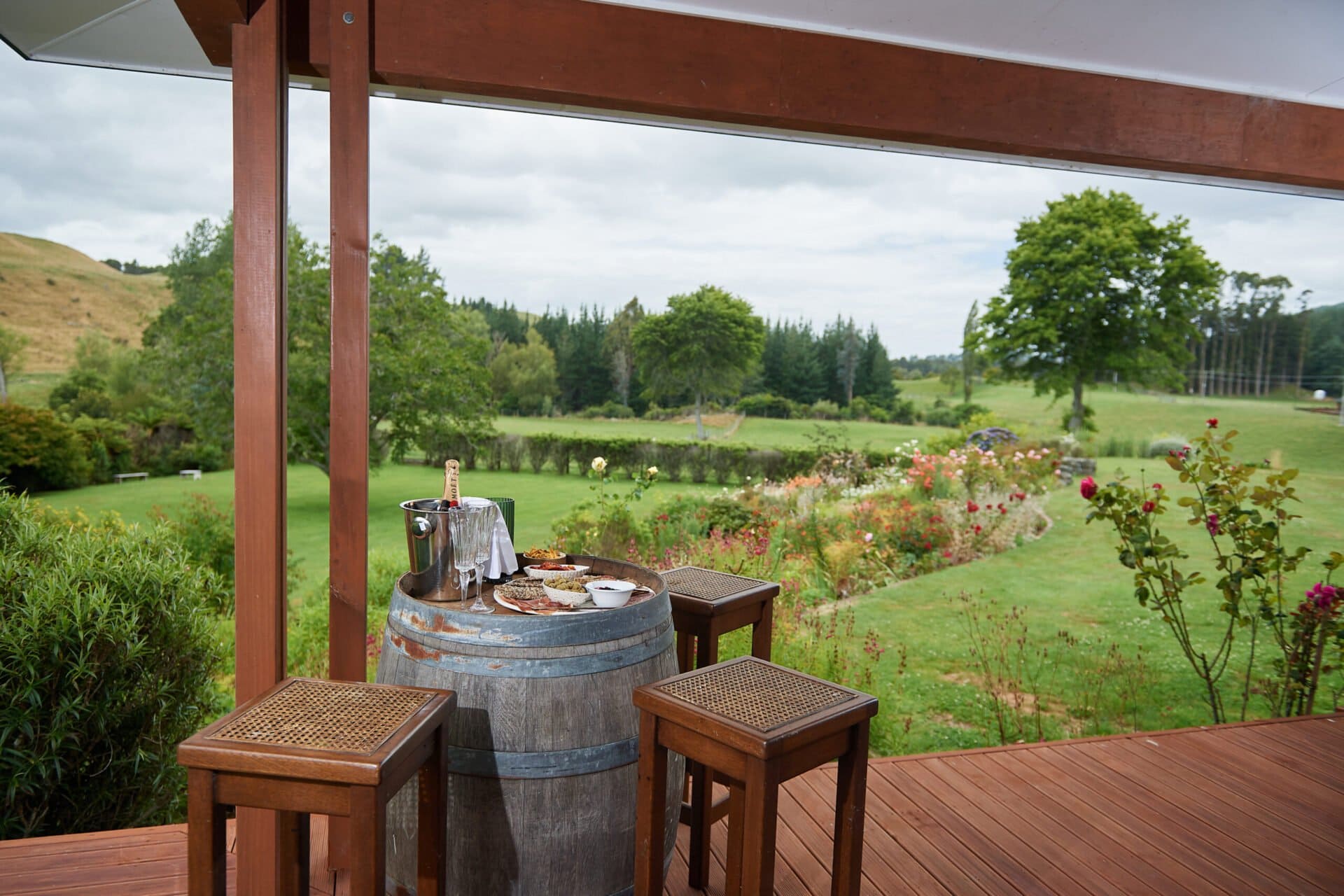 Contact Us & Bookings Paradise Valley Lodge, Rotorua